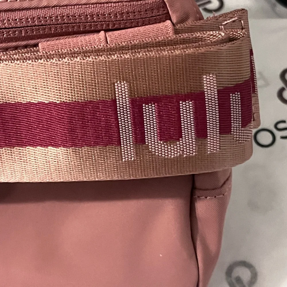 LULULEMON NWT AUTHENTIC EVERYWHERE WORDMARK 1L BELT BAG